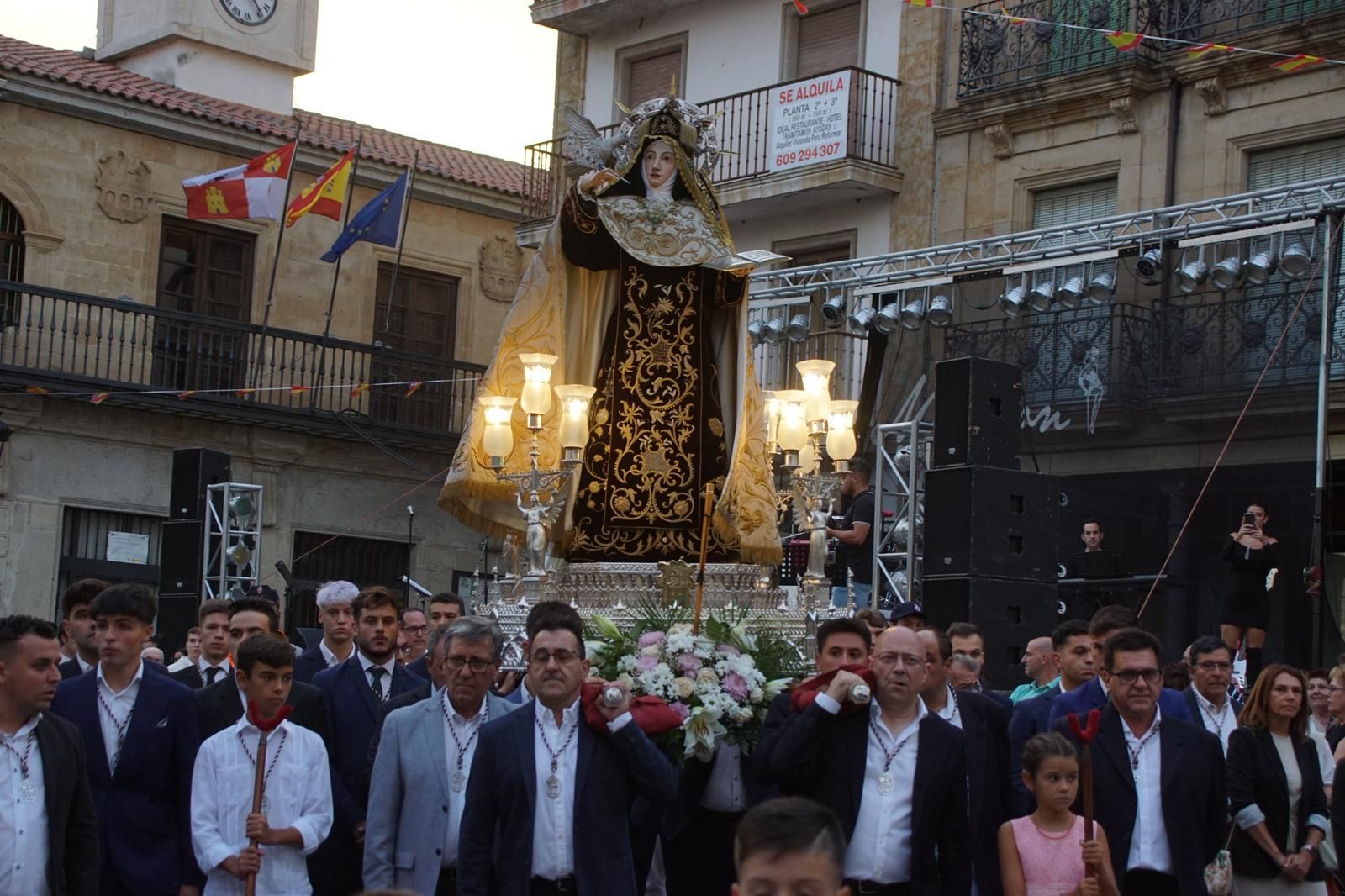 Procesión del regreso a clausura de Santa Teresa de Jesús