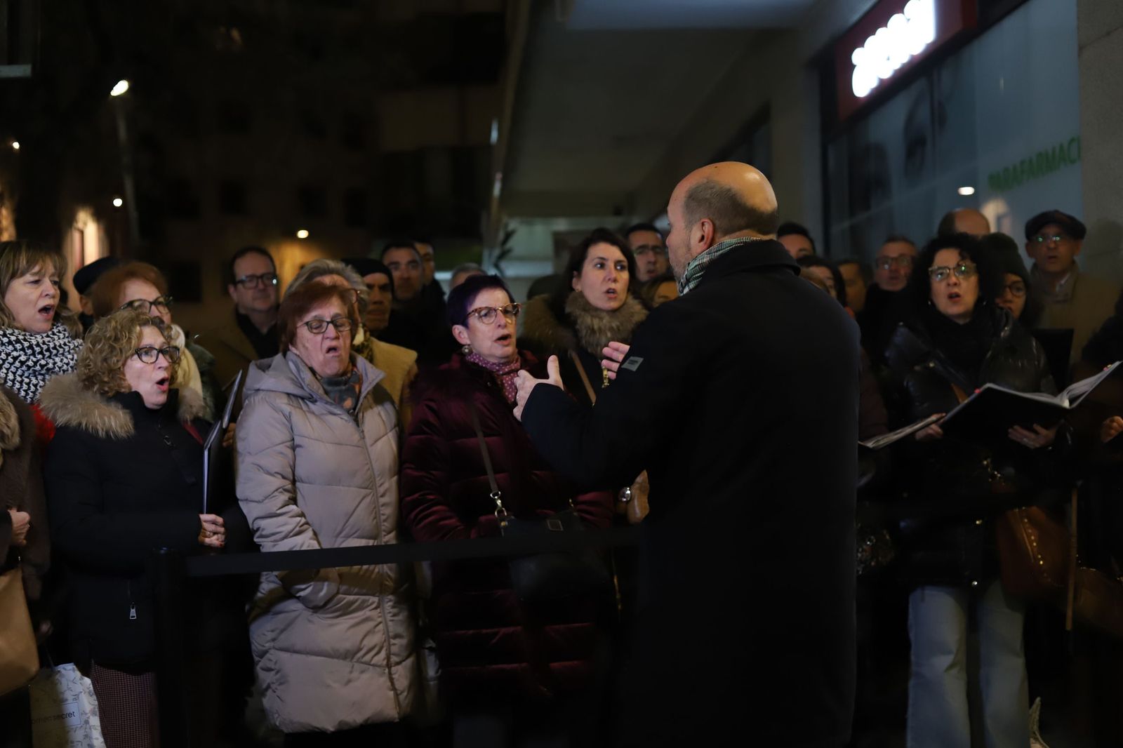 GALERÍA | La Cofradía de Nuestra Madre saca a las calles la Navidad más semanasantera y solidaria