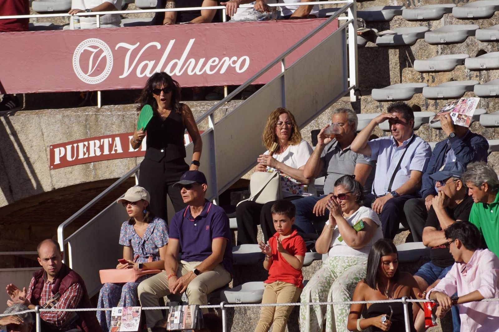 Así se ha vivido la primera corrida de la feria 2025 en La Glorieta: imágenes del ambiente en los tendidos y en el patio de cuadrillas