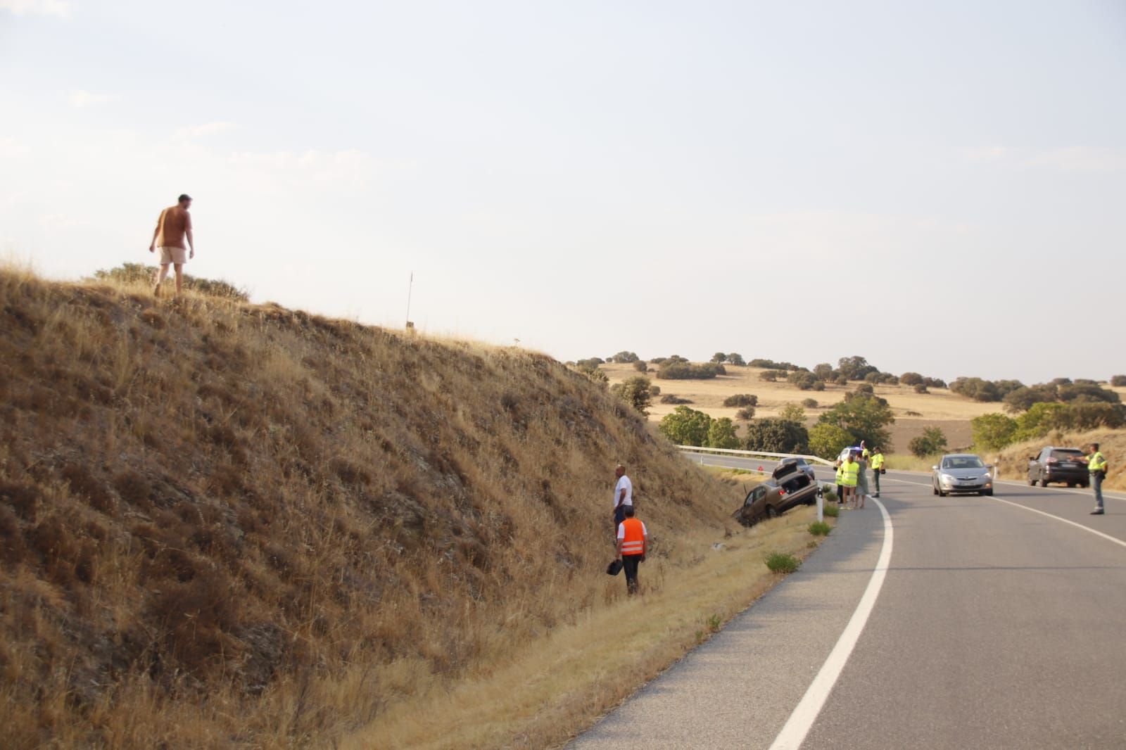 Accidente camino a Mozárbez: una mujer se sale de la vía