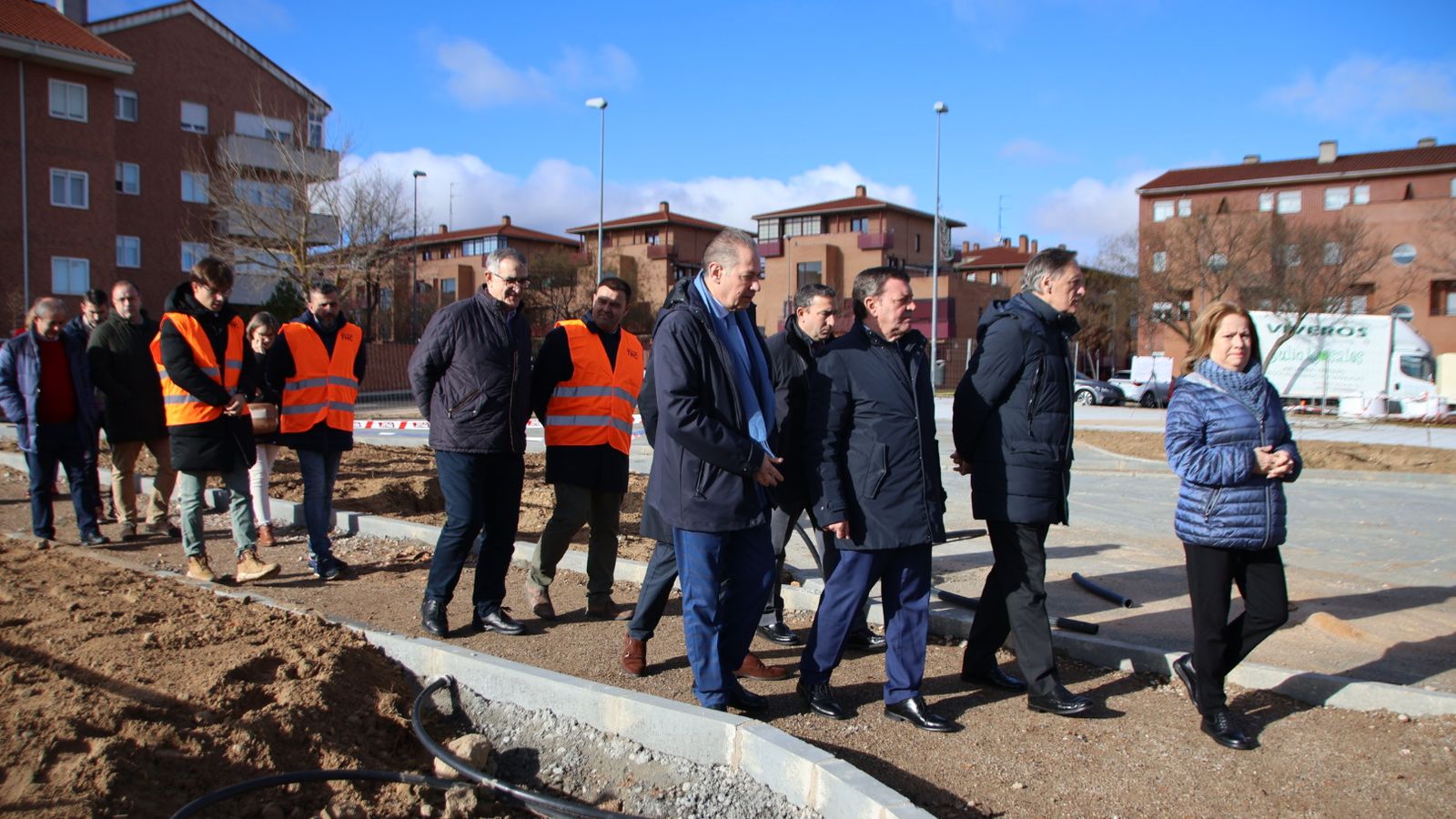 Visita de las obras de construcción de la nueva plaza de Vistahermosa