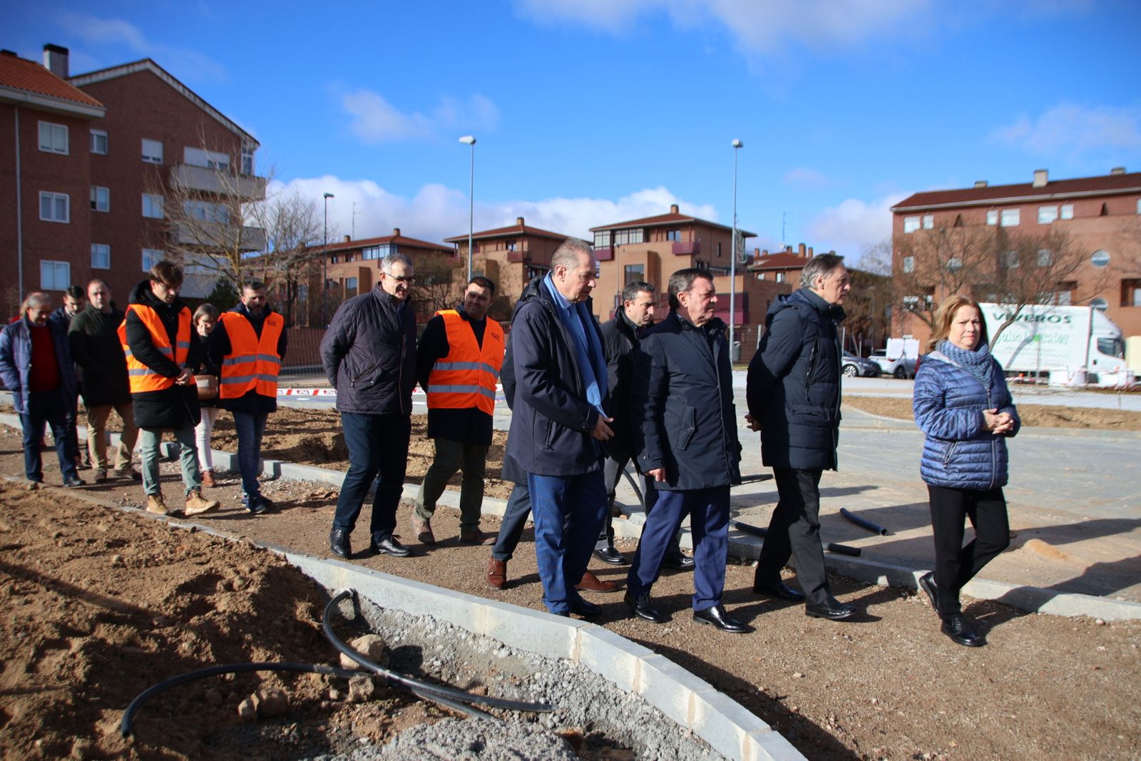 Visita de las obras de construcción de la nueva plaza de Vistahermosa