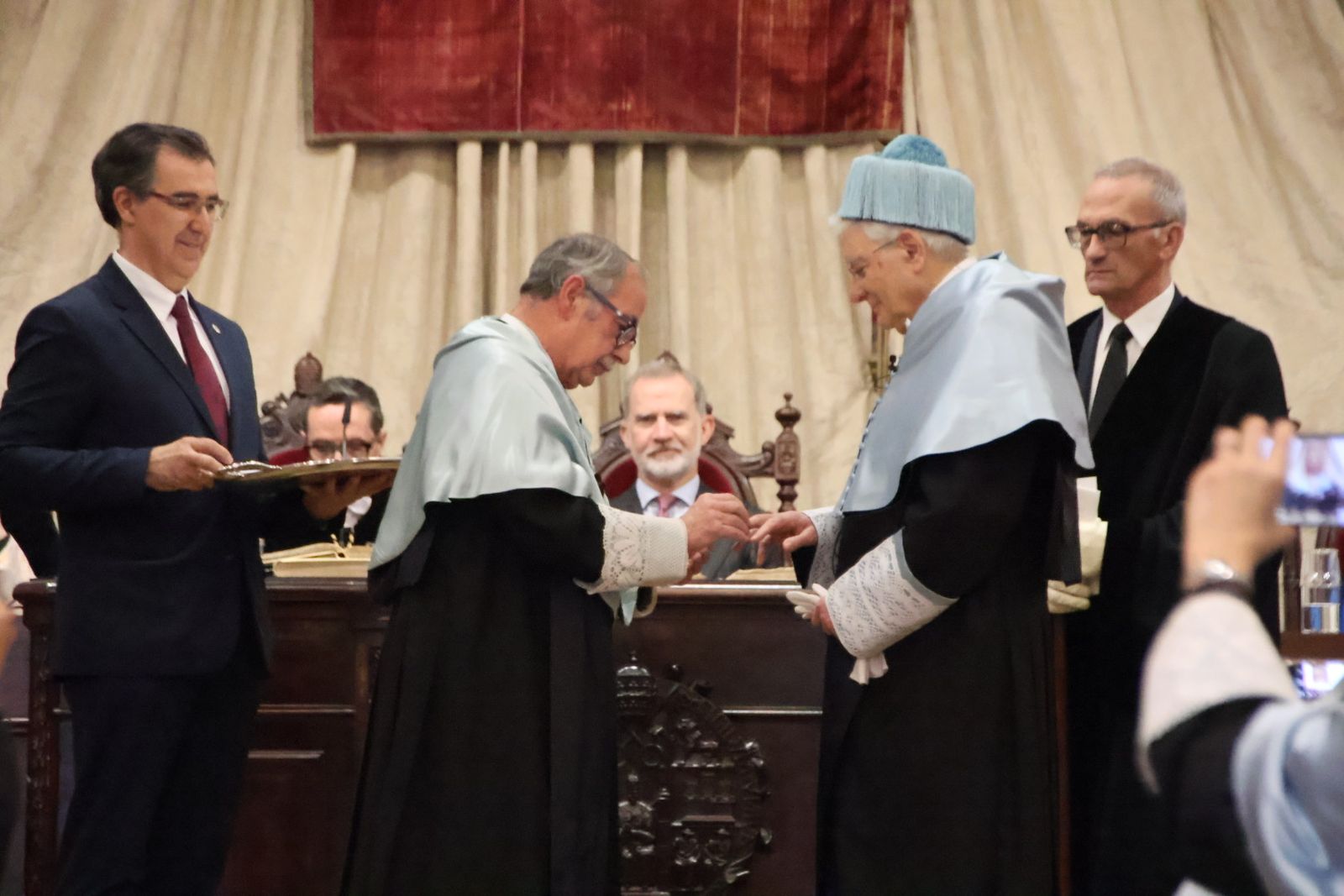 Llegada de S.M el Rey Felipe VI al paraninfo de la Universidad de Salamanca e Investidura de Sergio Mattarella como doctor ‘honoris causa’ de la USAL