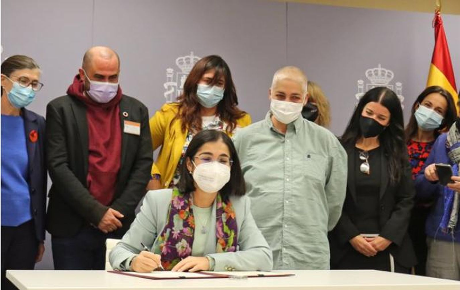 Carolina Darias, durante la firma de una orden ministerial para cubrir tratamientos de fertilidad
