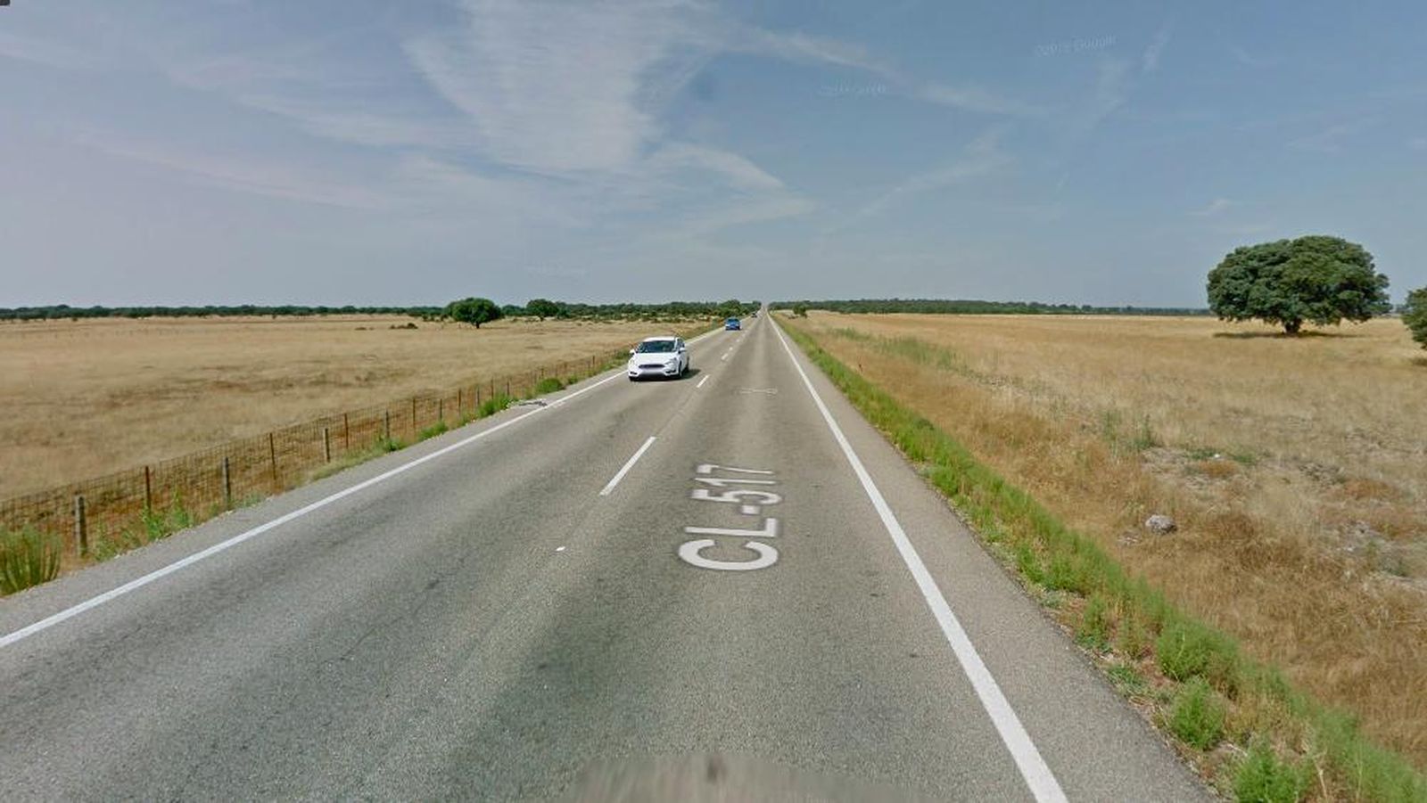 Una salida de vía de un turismo en la CL-517 en Villasdardo se salda sin heridos