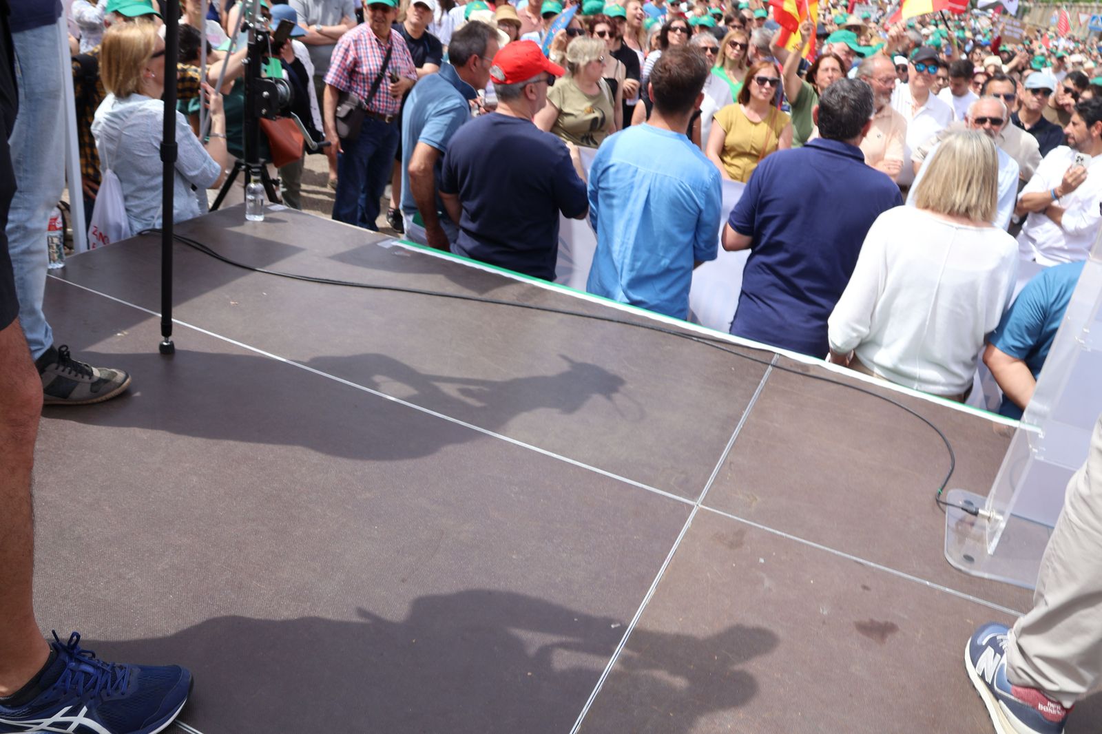 manifestacion-contra-la-perida-de-servicios-de-ave-97