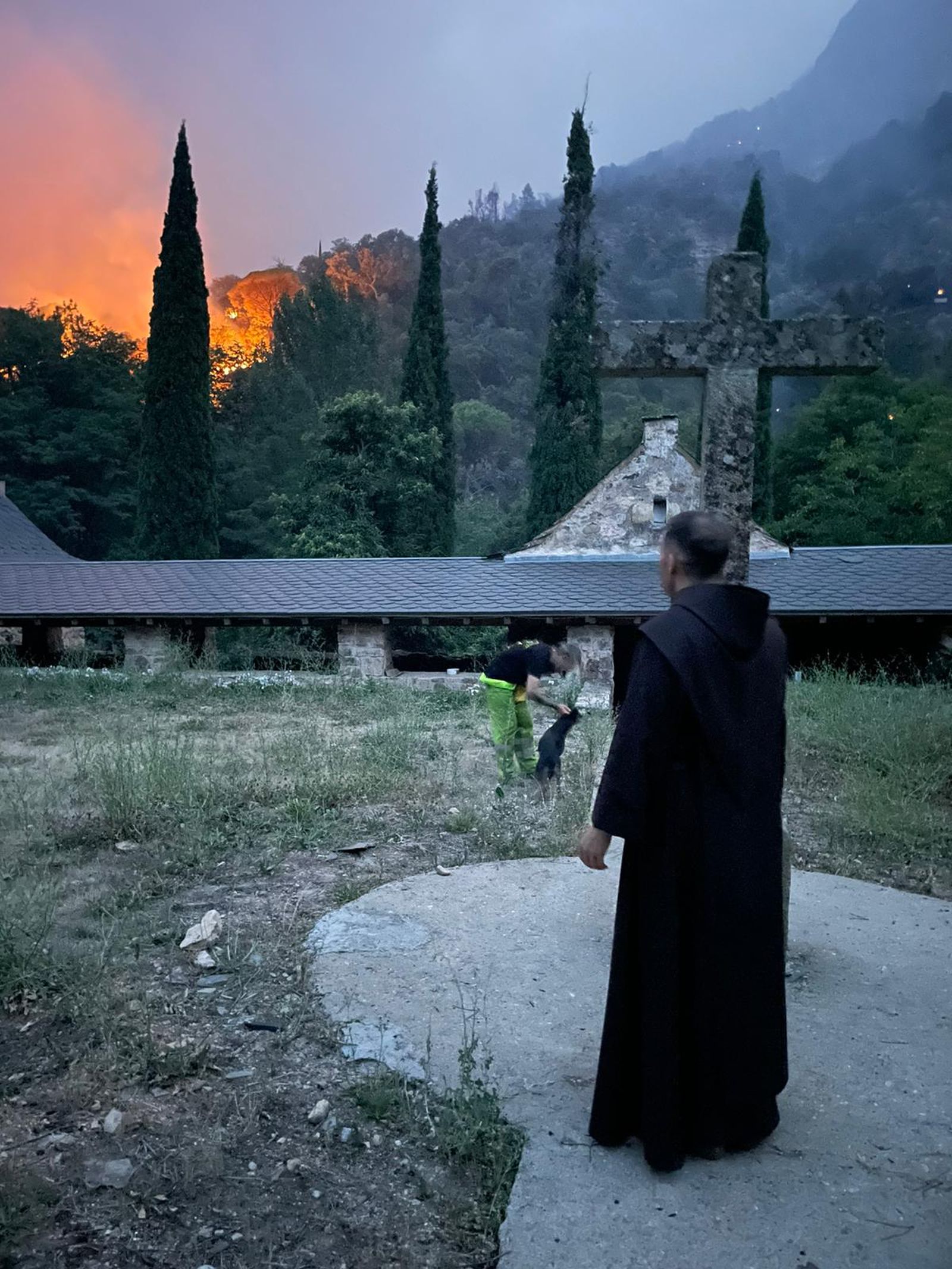 Incendio forestal en el Parque Natural de las Batuecas desde el Monasterío de San José (9)