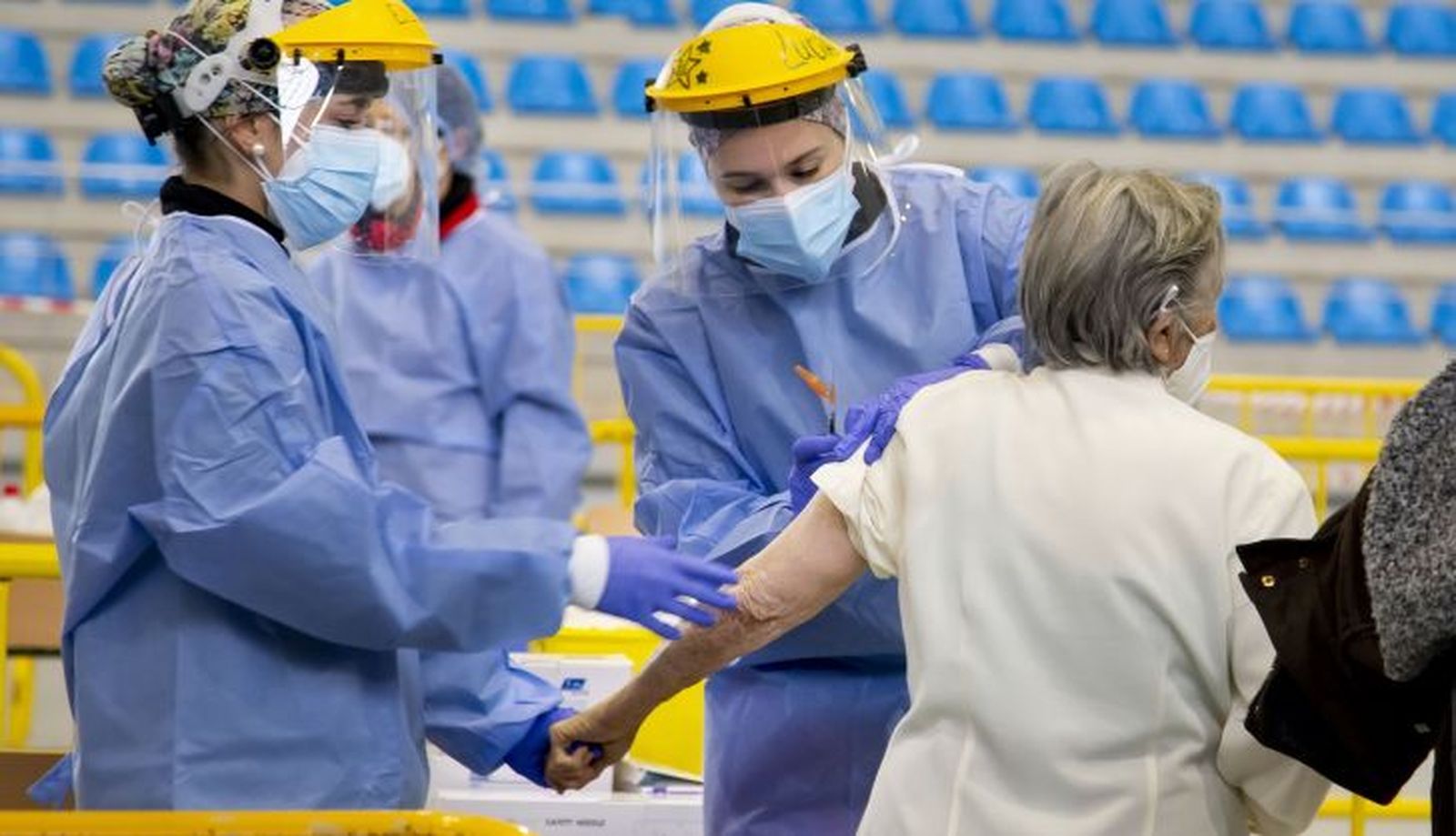  Vacunación a mayores de 90 en Ciudad Rodrigo. Vicente /ICAL