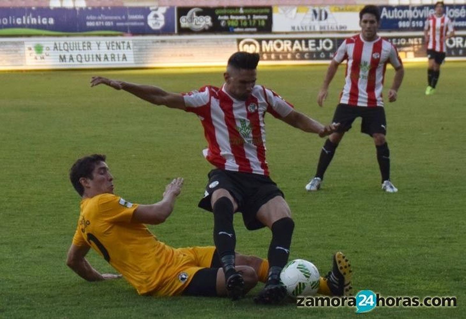 El potencial aéreo del Burgos desarma a un serio Zamora