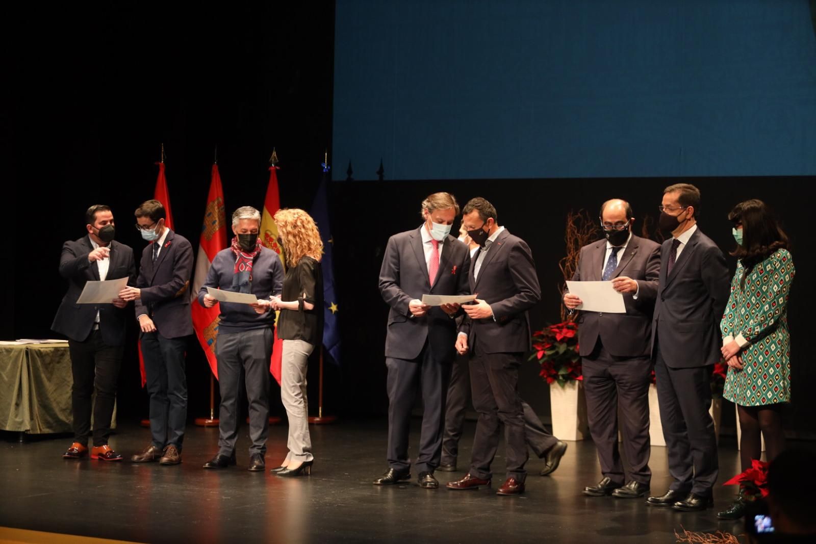 acto-homenaje-a-las-empresas-que-han-colaborado-altruistamente-con-el-consistorio-en-la-lucha-contra-el-covid-28