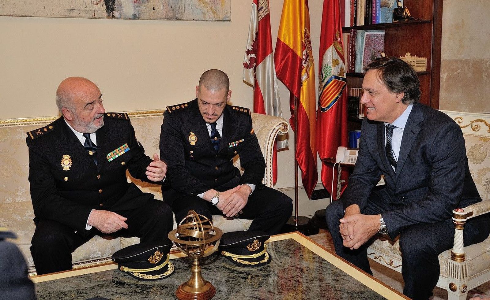 2019 01 09 RECEP. NUEVO COMISARIO DE POLICu00cdA NACIONAL ESTEBAN LEZAu00daN (4)