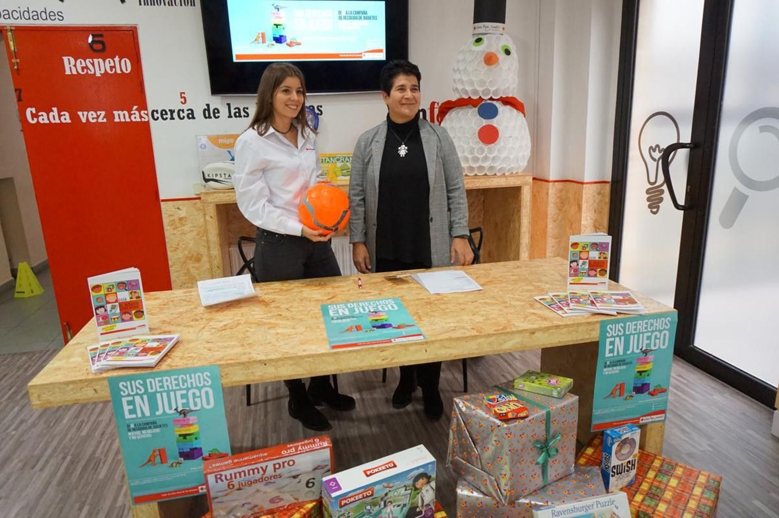 Cruz roja juguetes (1)