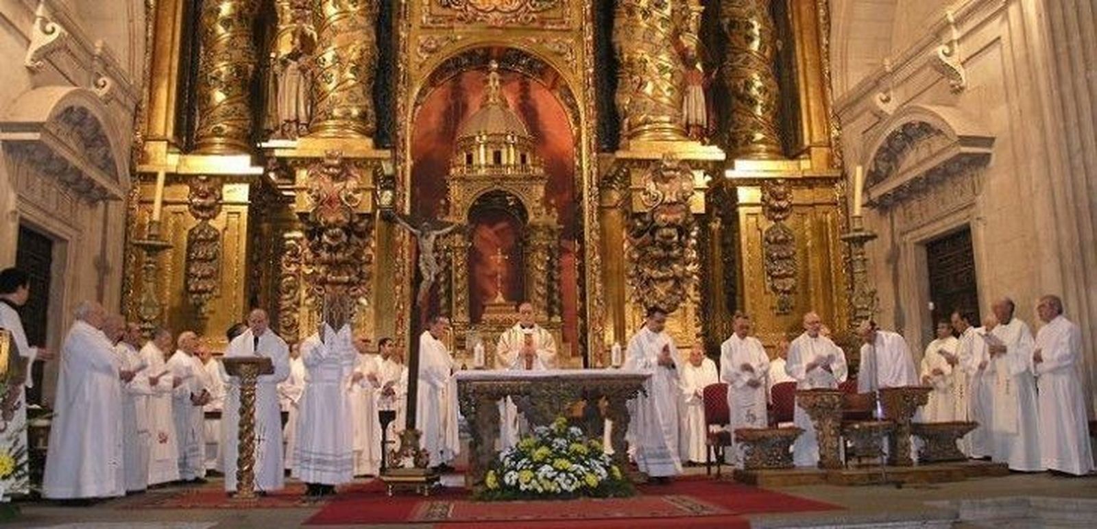 Quince sacerdotes celebran sus bodas de oro y plata