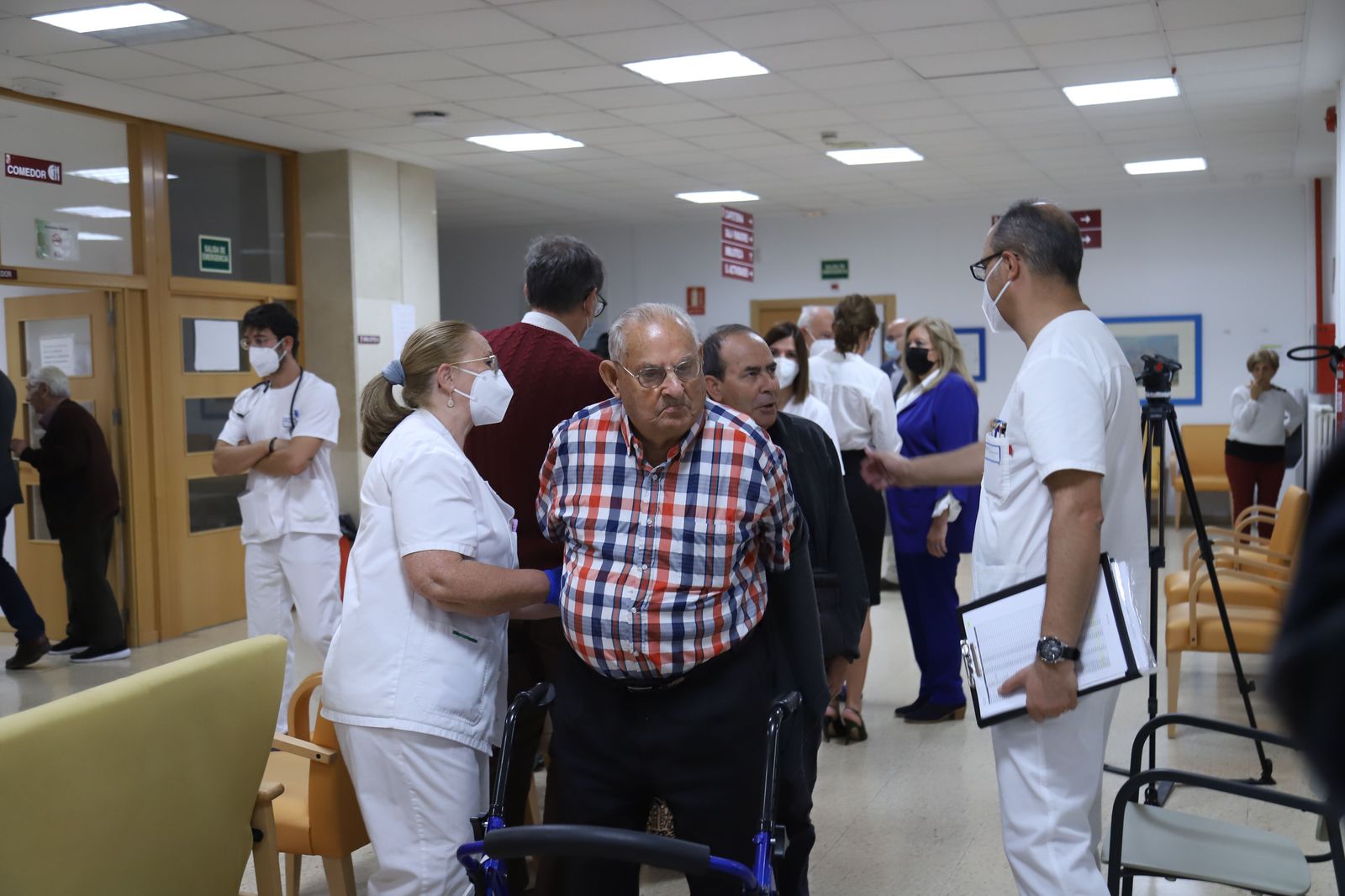 Vacunación de la cuarta dosis contra el coronavirus en la residencia de los Tres Árboles (3)