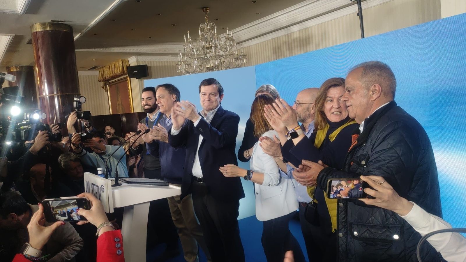 Mañueco celebra su triunfo en Salamanca en las Elecciones a las Cortes de Castilla y León 2026