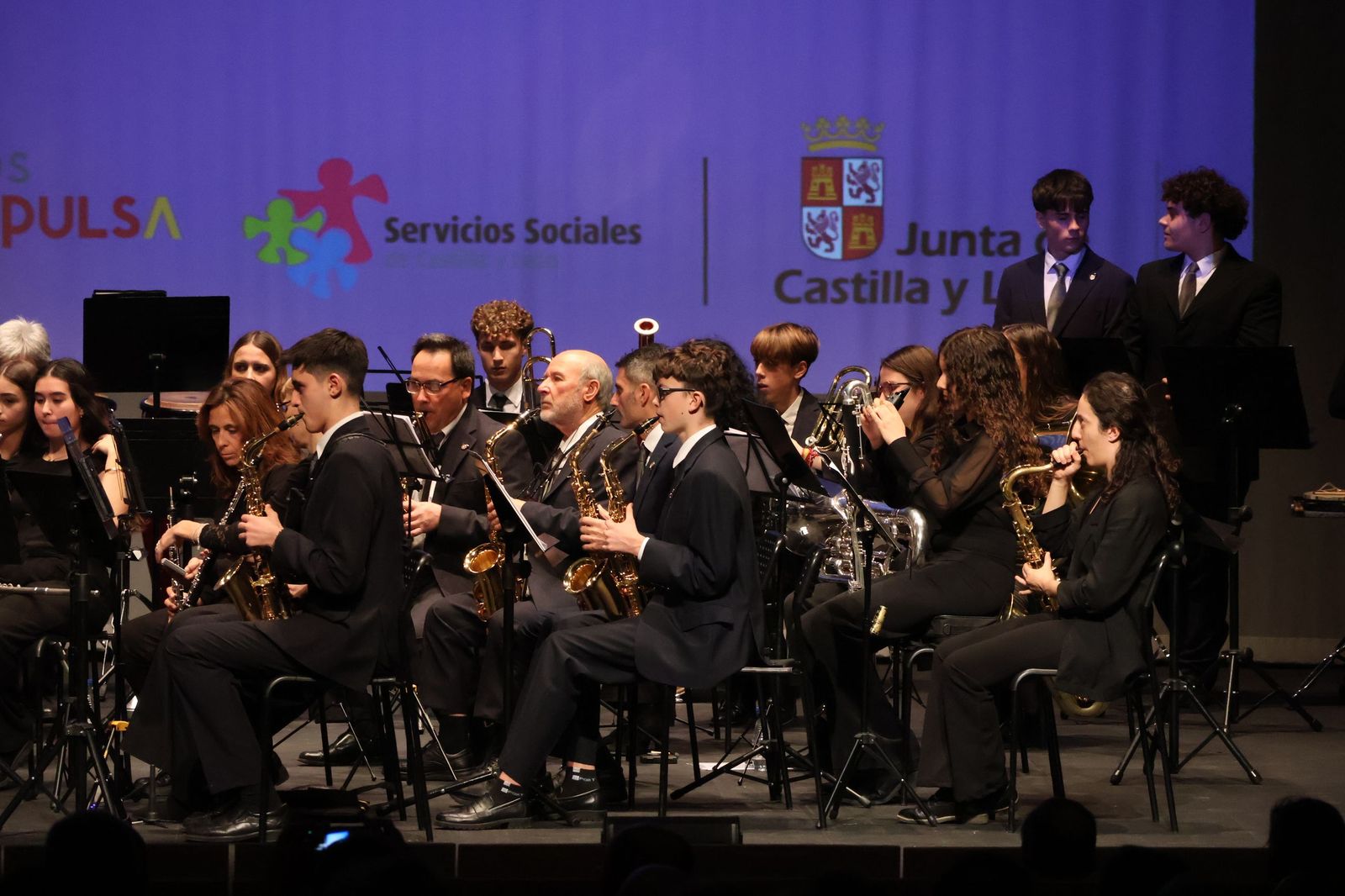 Concierto contra la Violencia de Género en el Ramos Carrión (11).JPG