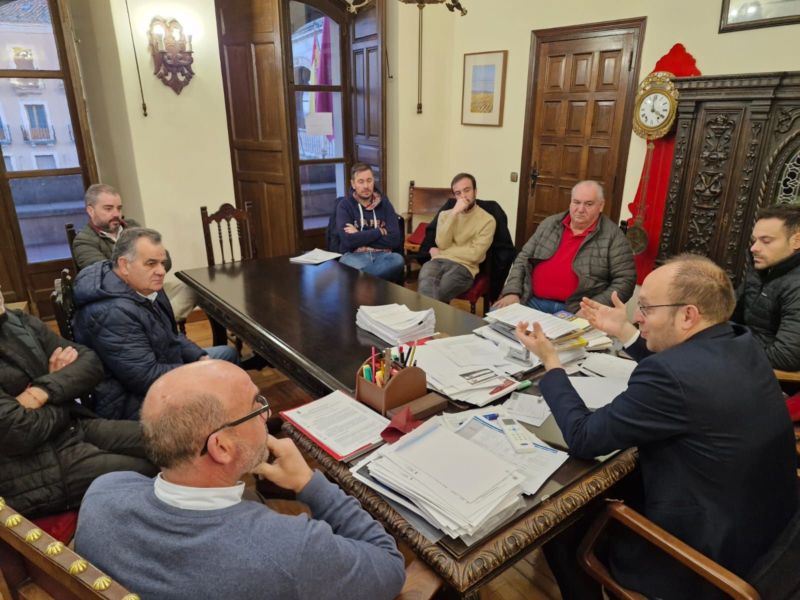 Reunión alcalde Ciudad Rodrigo con empresarios Reunión alcalde Ciudad Rodrigo con empresarios
