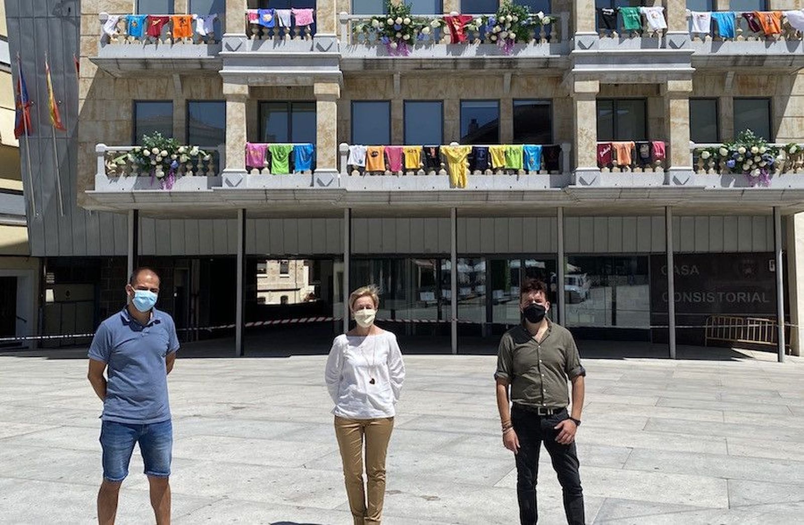 Homenaje a las peñas en Guijuelo (1)