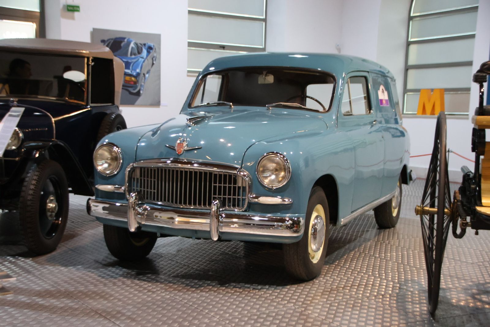 ‘Motor Clásico y Acrílicos’ de Santiago Pedrós González