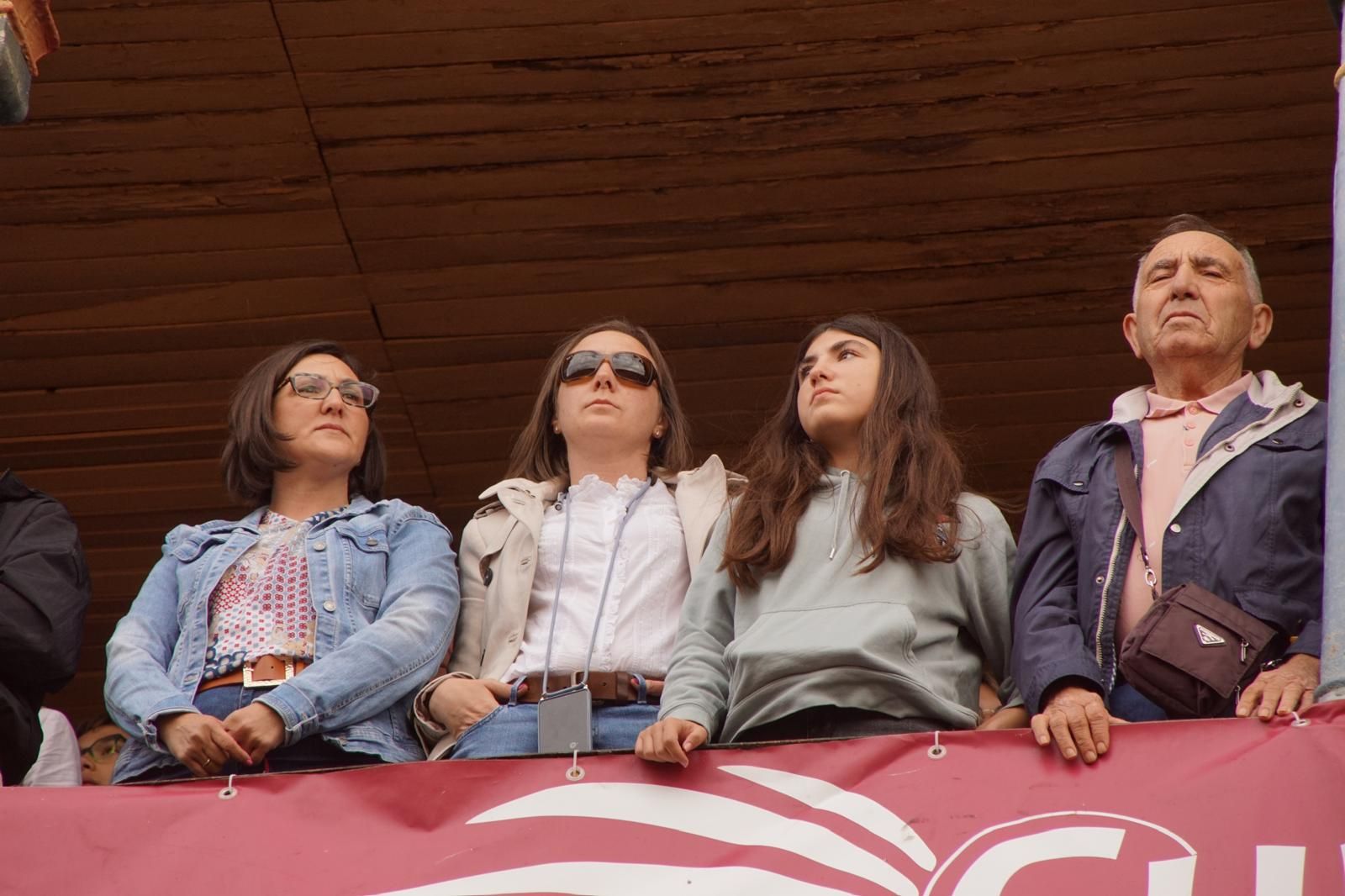 ambiente-en-el-patio-de-cuadrillas-de-la-glorieta-para-ver-a-sergio-galan-diego-ventura-y-guillermo-hermoso-de-mendoza-21-de-septiembre-de-2024-fotos-juanes-32