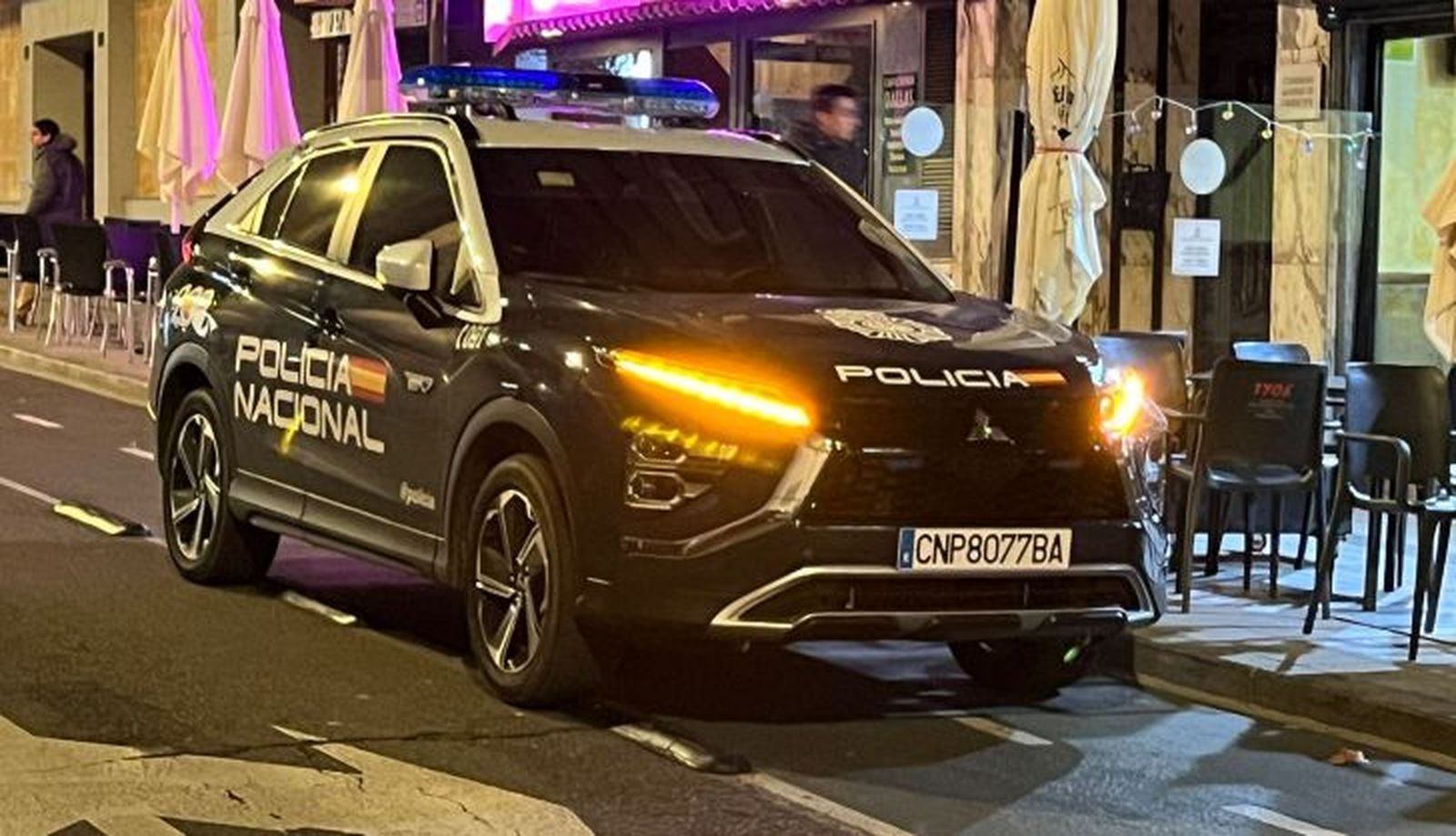  Despliegue policial en la calle Alfonso de Castro