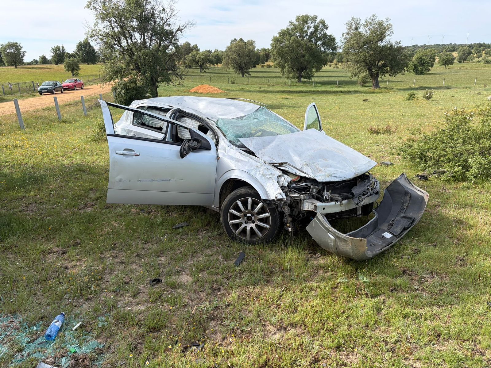 Vehículo accidentado en Zamayón