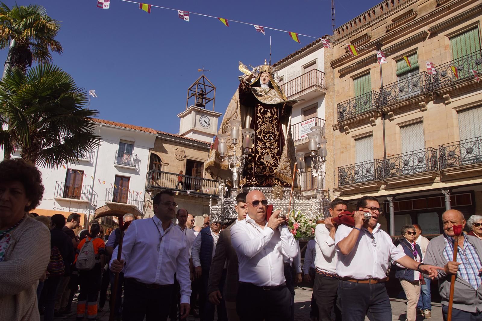 Salida procesión Santa Teresa en Alba de Tormes  (15).jpeg