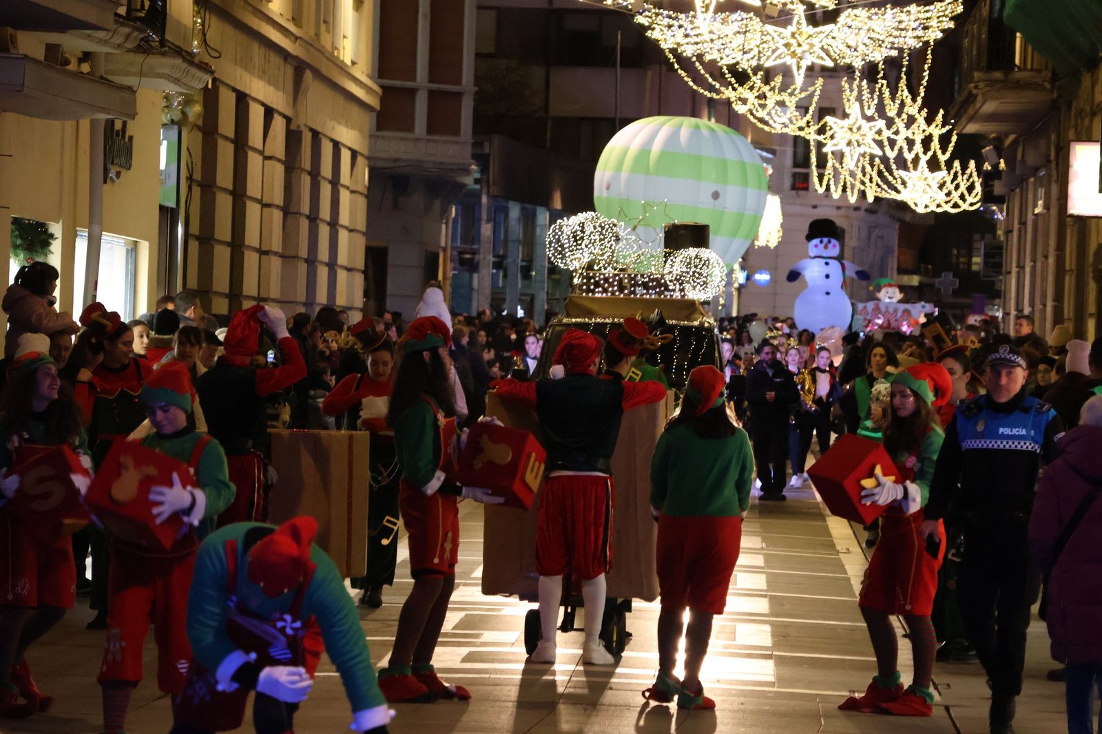 GALERÍA | El animado pasacalles de Escena por el centro de Zamora, en imágenes