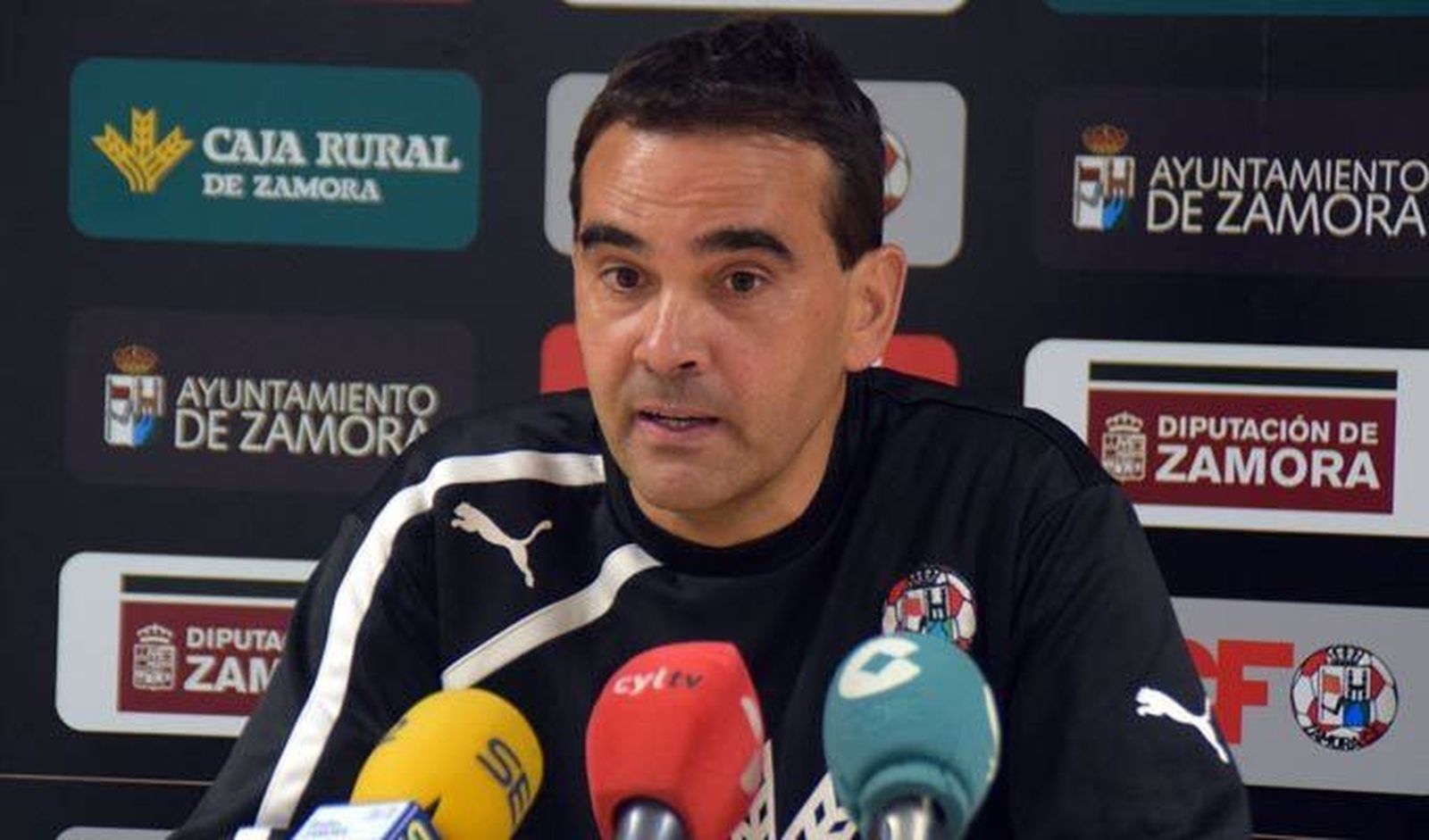 Miguel Losada: “Yo aconsejaría a mis jugadores que esperasen por el Zamora”