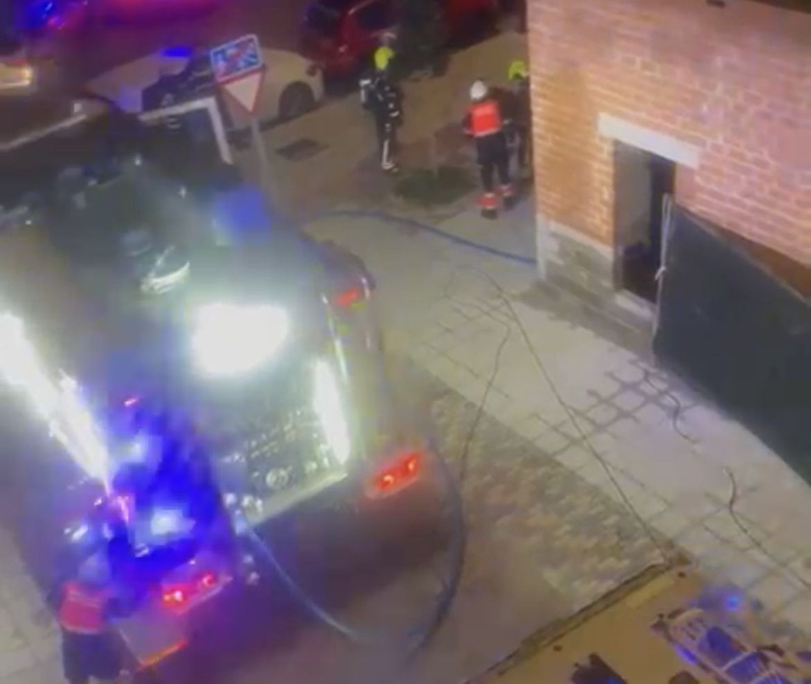 Incendio en calle Crisantemos