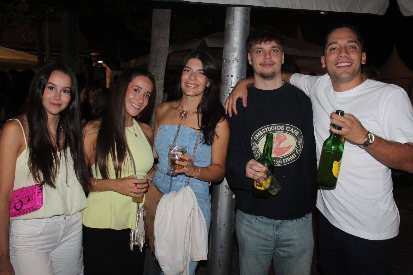 La Feria de Día se llena en la tarde-noche de este viernes, punto de partida del fin de semana