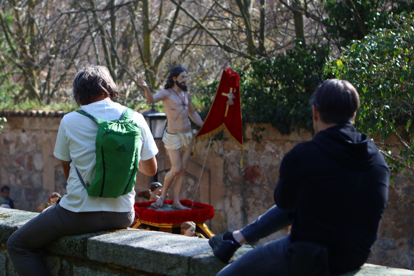 Procesión del encuentro de Nuestra Señora de la Alegría y Jesús Resucitado en el Domingo de Resurrección en Salamanca