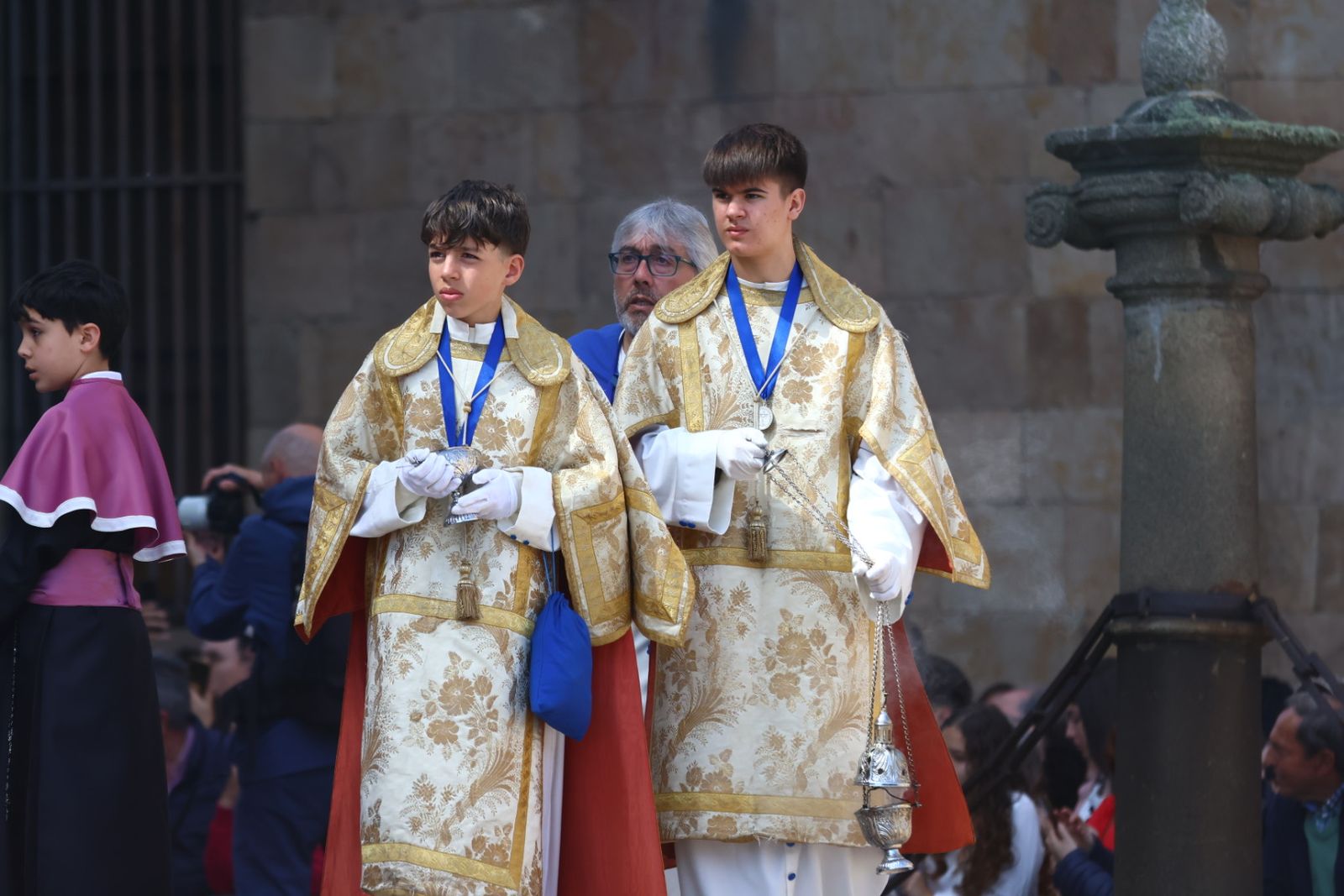 Procesión del encuentro de Nuestra Señora de la Alegría y Jesús Resucitado en el Domingo de Resurrección en Salamanca