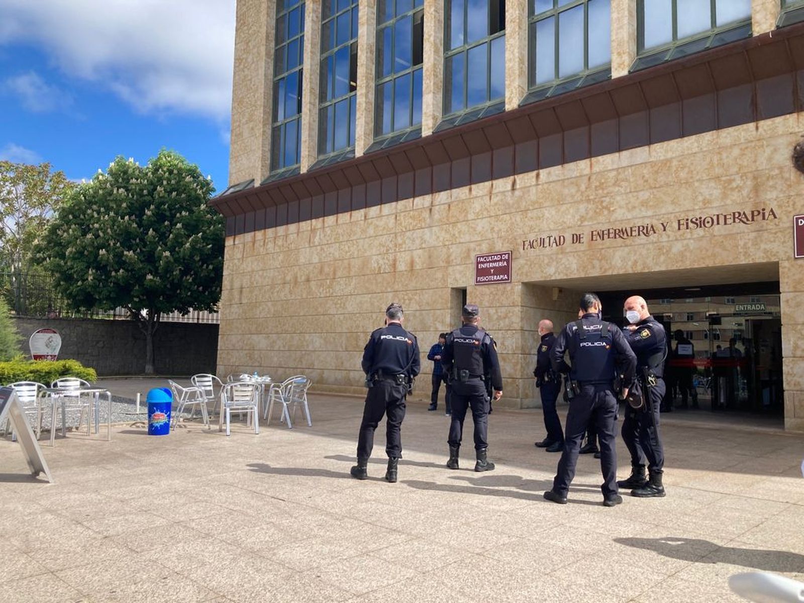 Fuego en la Facultad de Enfermería