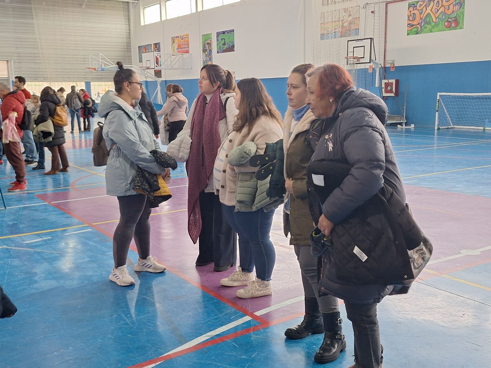 Hinchables, mercadillo y visita de papa Noel en Villamayor (12).jpeg