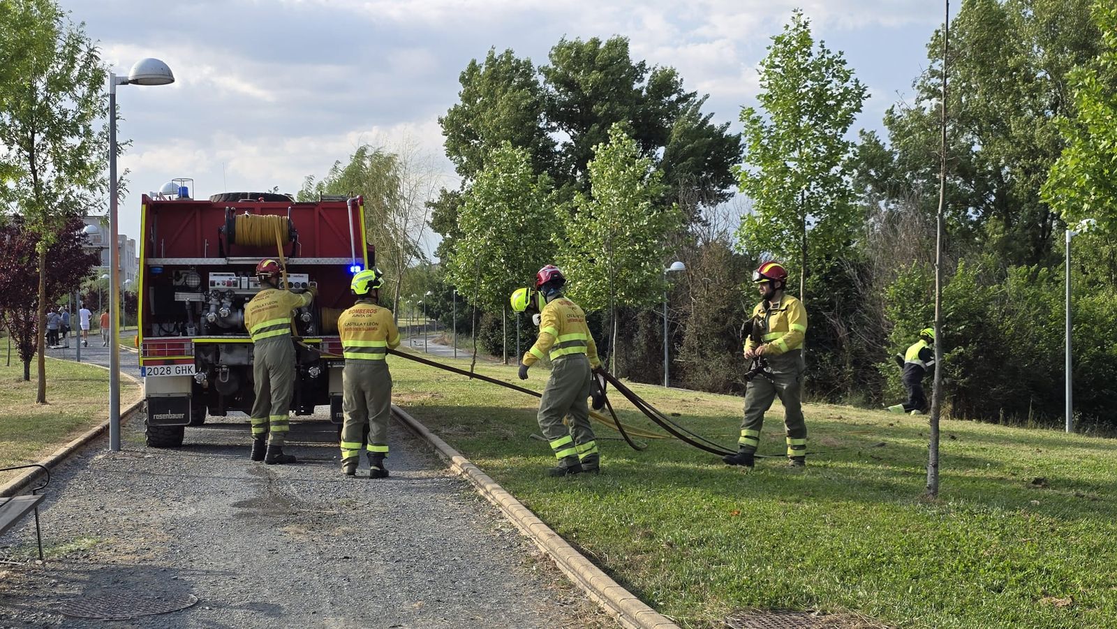 Incendio de vegetación en la Isla del Soto. Foto Andrea M.