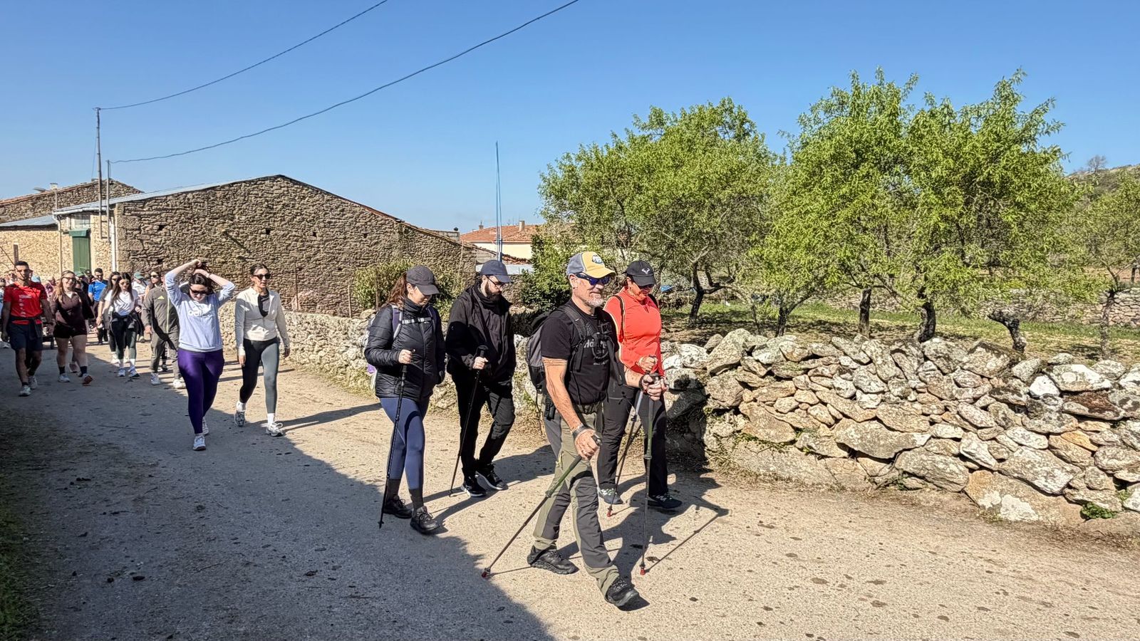 Marcha senderiesta mieza