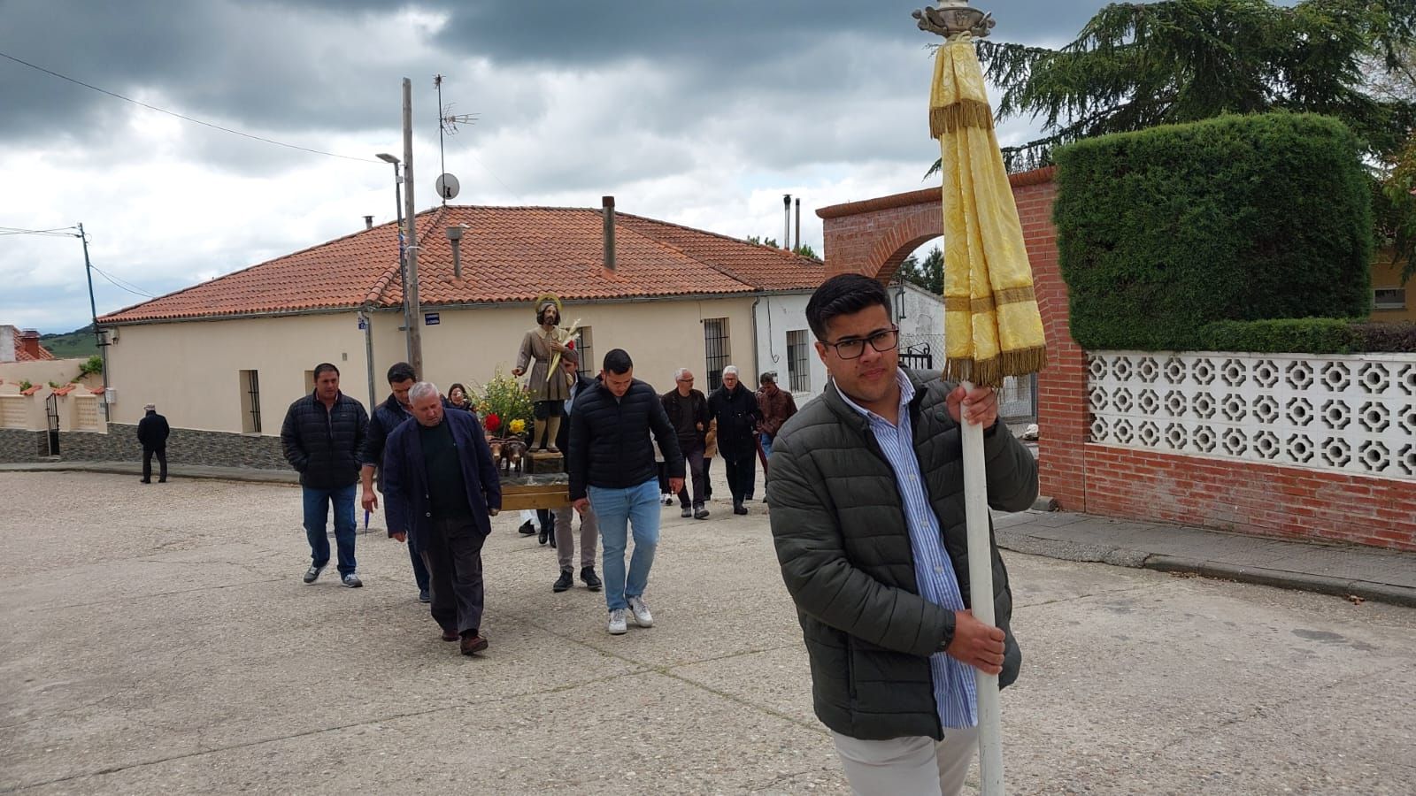 procesion-de-san-isidro-en-pedrosillo-de-los-aires-5