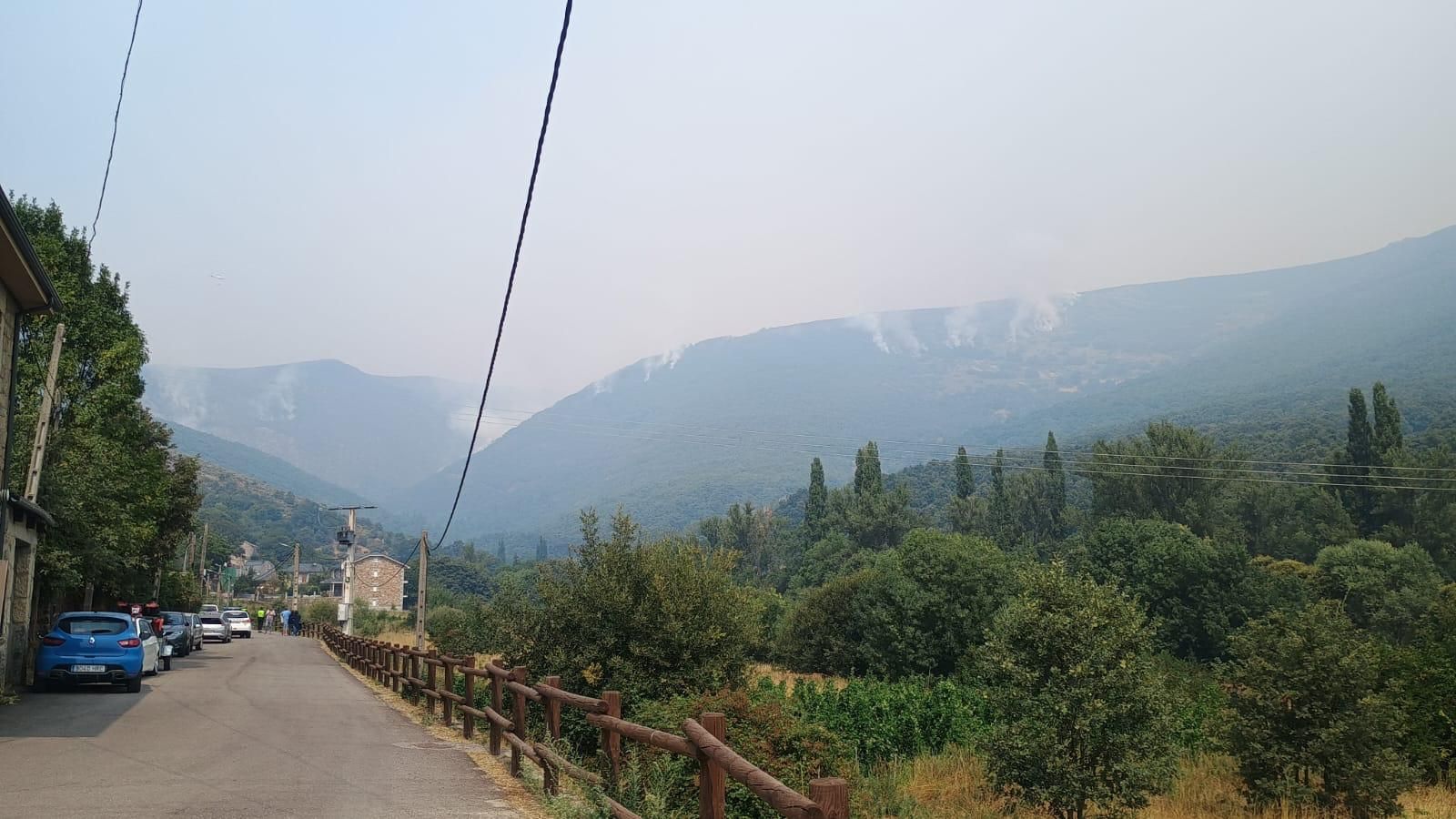 Vigo de Sanabria tras las peores horas del incendio