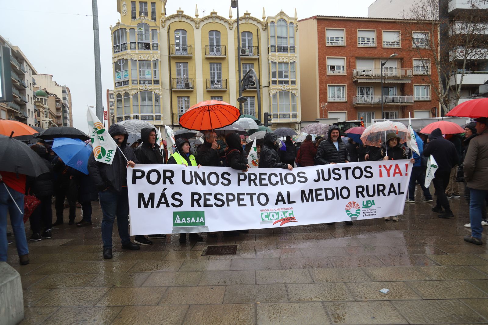 Los tractores llegan a la plaza de La Marina  Foto: María Lorenzo