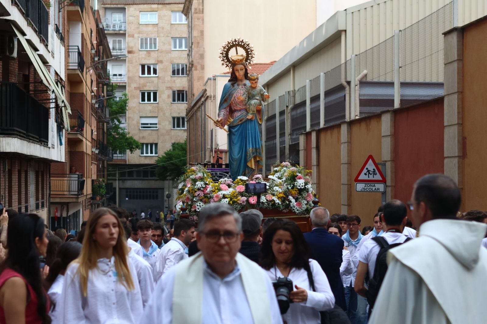 Procesión con motivo de la festividad de María Auxiliadora