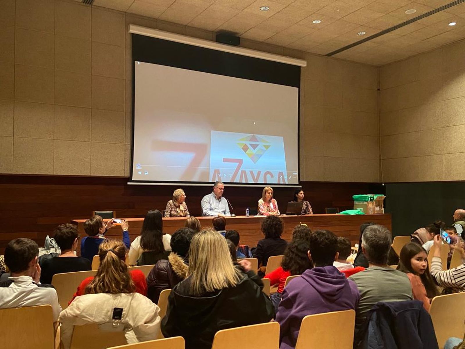 Azayca entrega los premios de su concurso de dibujo infantil 'Legumbres has de comer si quieres verte crecer'