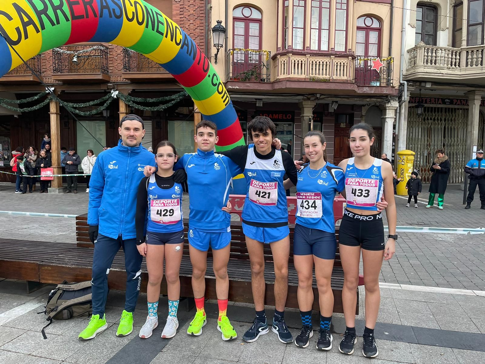 Integrandes del Club Benavente Atletismo en La Bañeza.