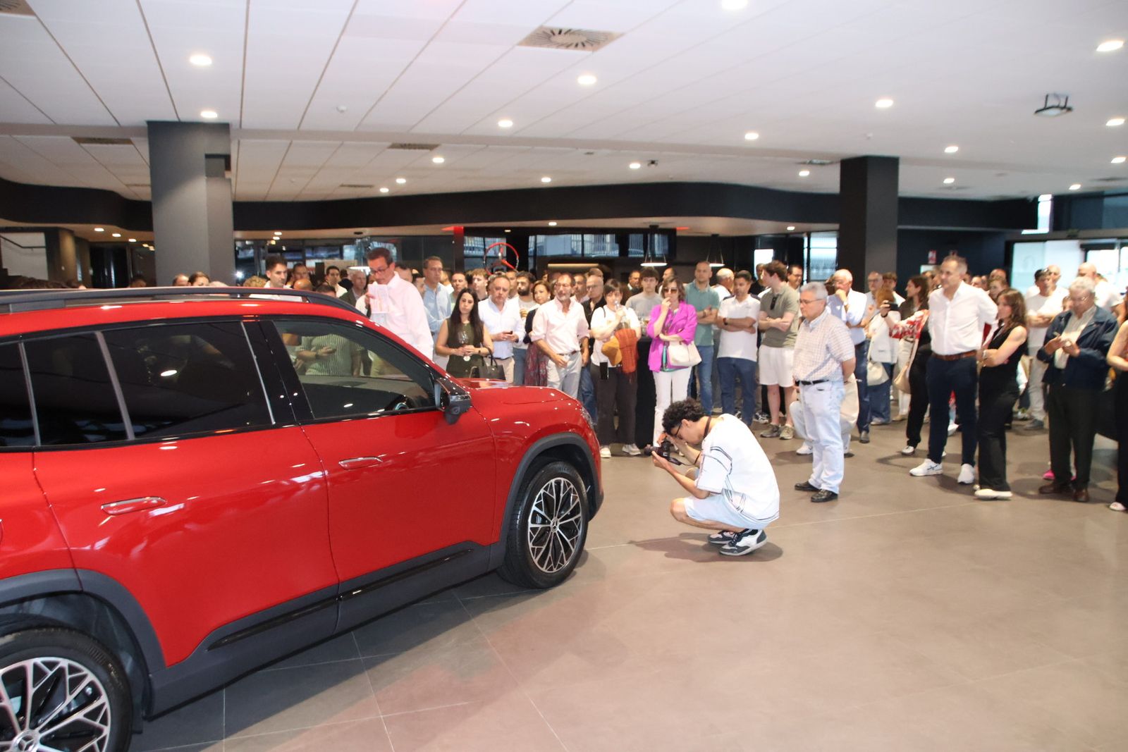 Presentación dos coches en la mercedes