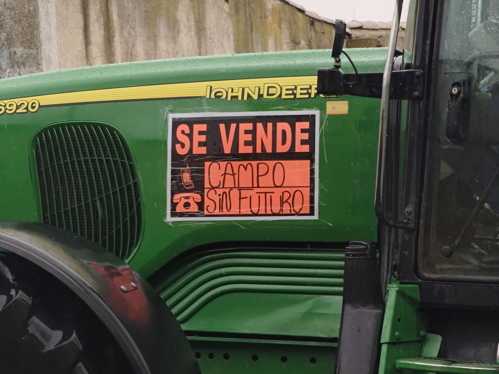En imágenes la marcha con tractores y vehículos de campo en Salamanca en protesta contra Mercosur