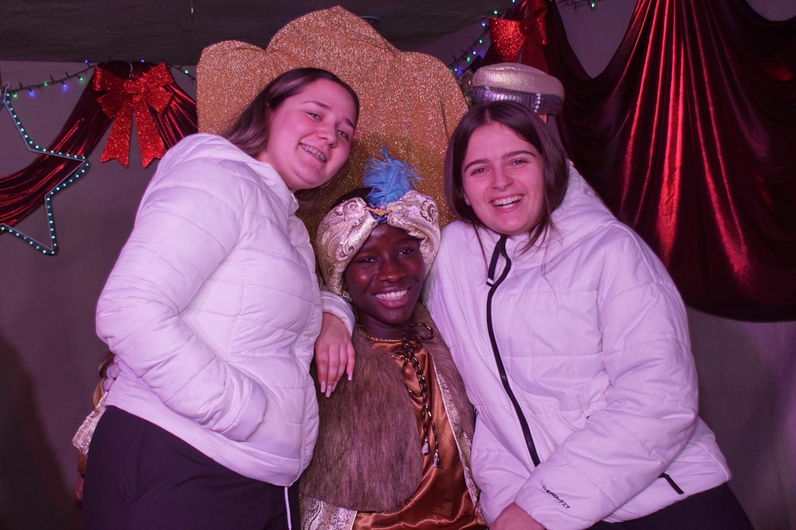 Los Reyes Magos reciben las cartas de los niños de El Encinar