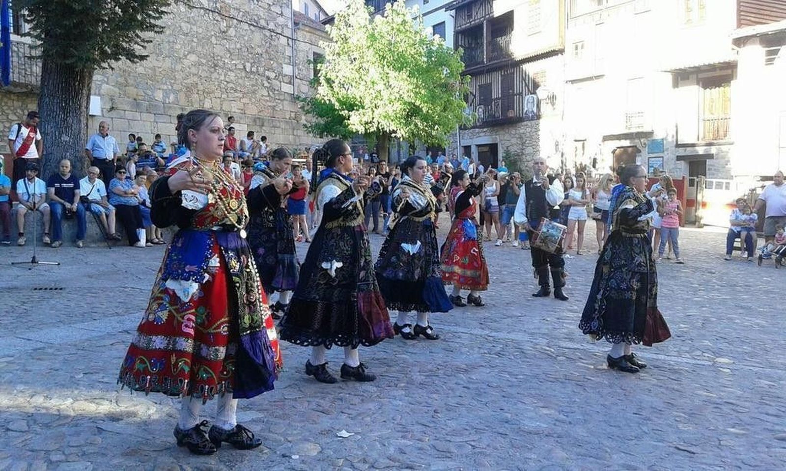 Fiestas en Mogarraz: Festival folclórico
