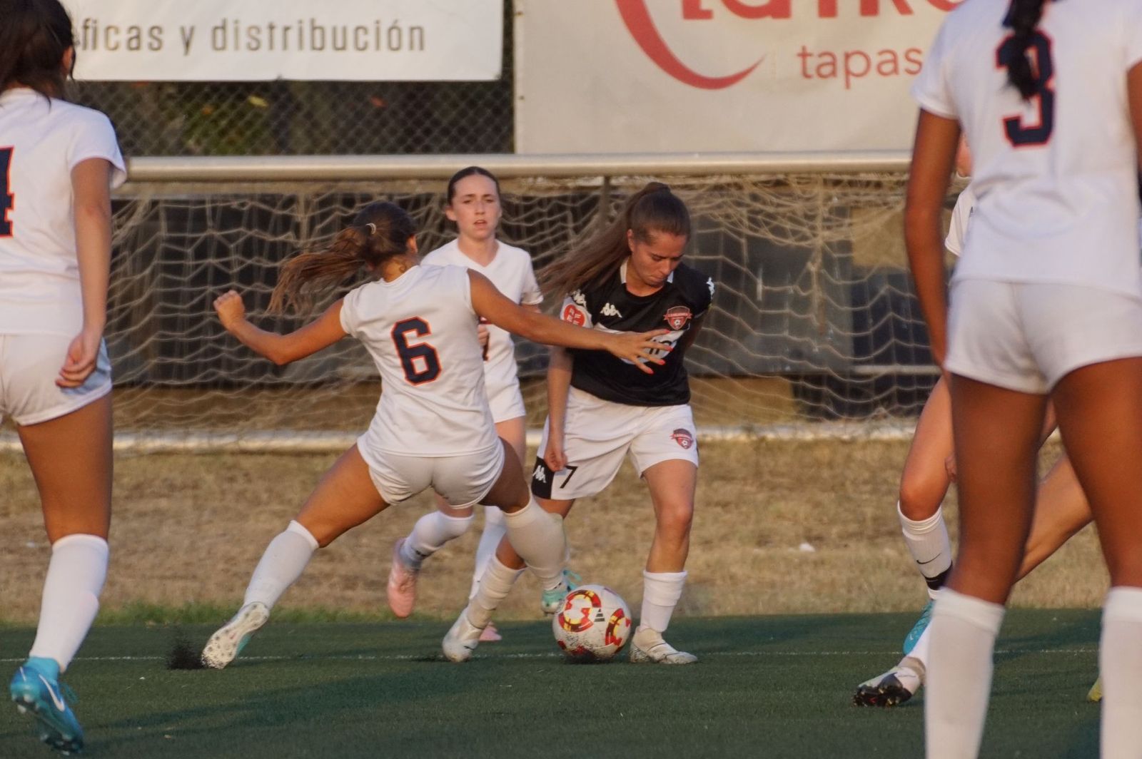 partido-amistoso-salamanca-futbol-femenino-y-milton-academy-foto-juanes-10