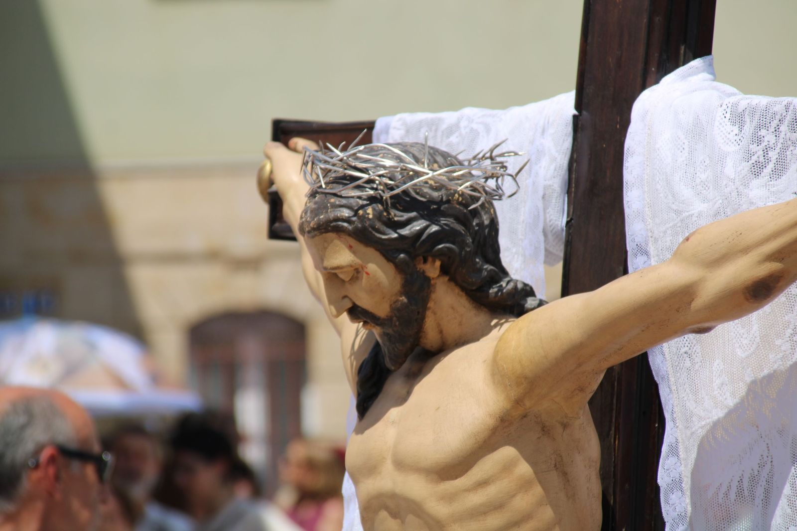 Procesión en honor al Cristo de las Batallas en Castellanos de Moriscos