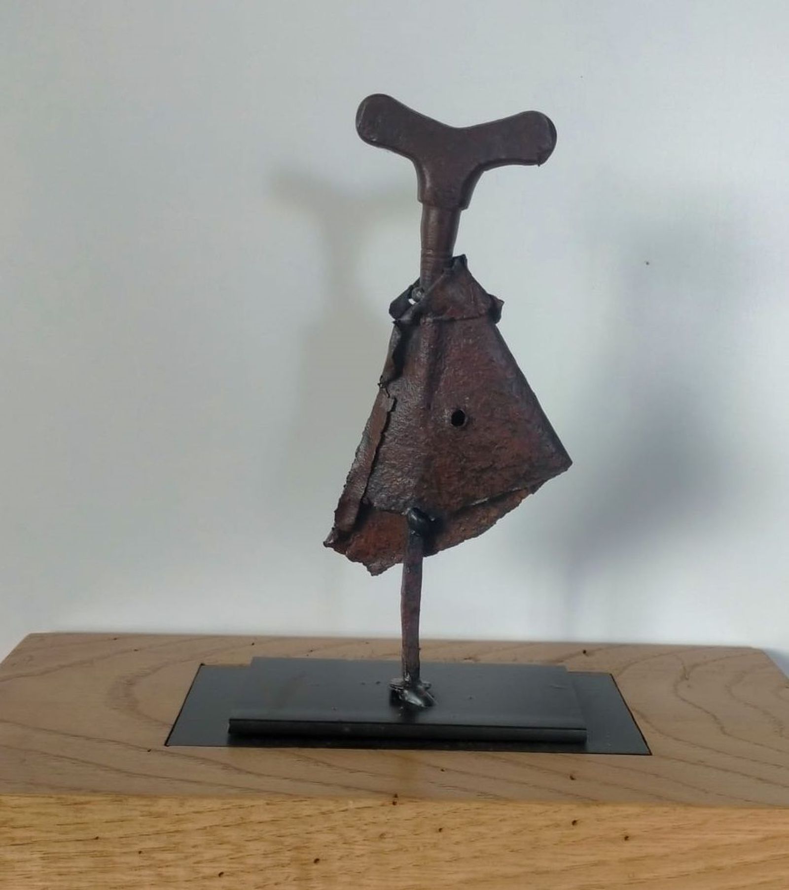 Esculturas con base de madera de encina centenaria y acero de Ángel Martín Carreño, escultor y carpintero de Boadilla que serán expuestas en Las Ventas